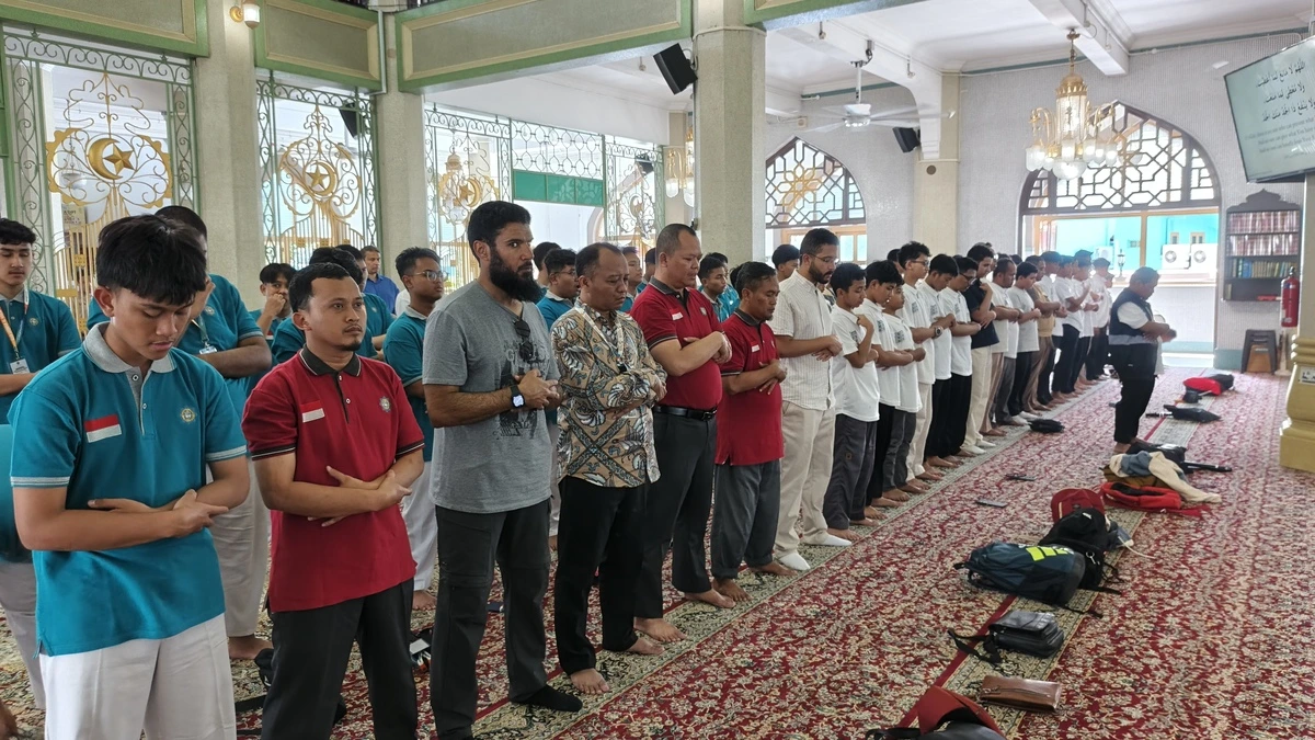 Leadership & Management Study 2026 - SMA Luqman Al Hakim